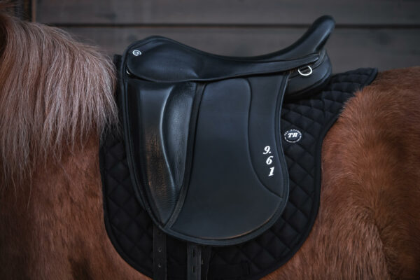 Top reiter saddle pad black with saddle