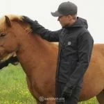 hekla-jacket-mens_benjamin_clapping_horse_cap