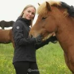 hekla-jacket-womens_johanna_clapping_horse(1)