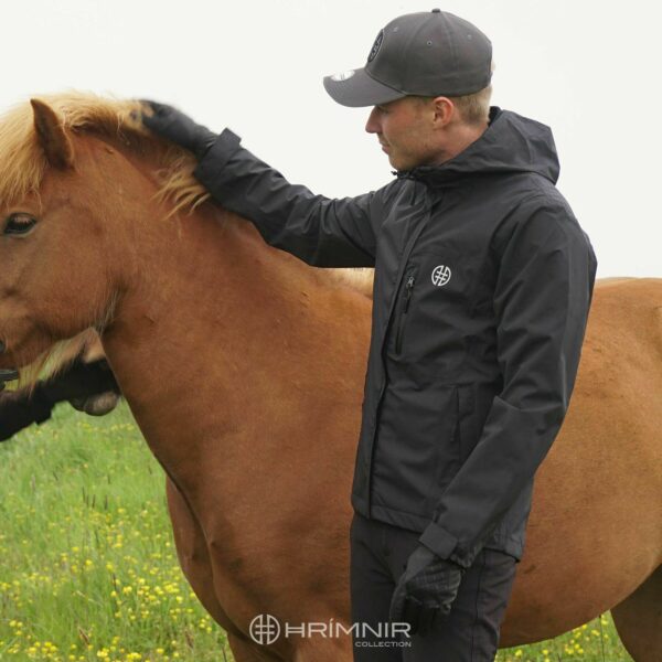 hekla-jacket-mens_benjamin_clapping_horse_cap