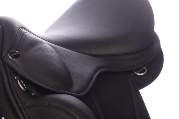 Eques Sense saddle close seat