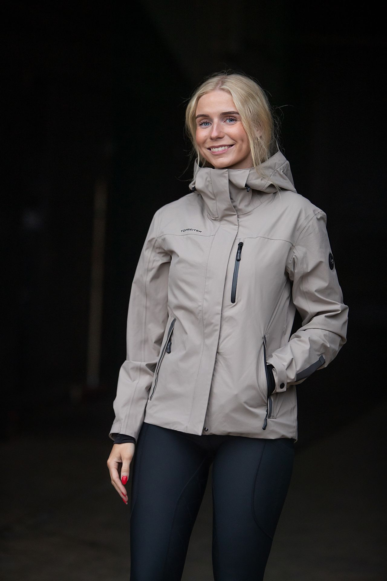 topreiter-rainjacket-gletta-women-sand-front_1920x1920