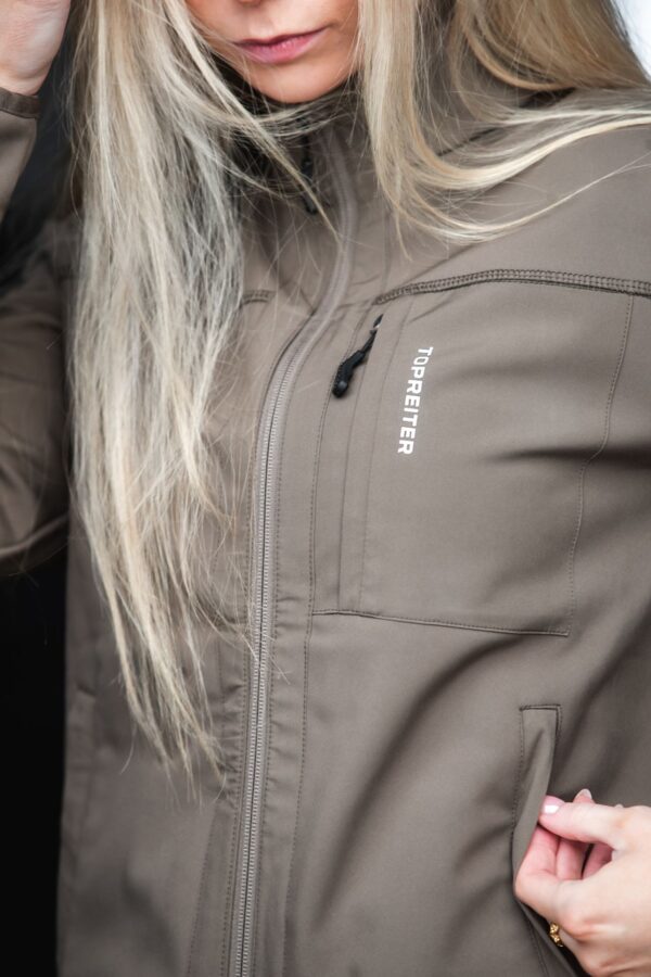 topreiter-jacket-unisex-softshell-glampi-earthgreen-women-detail_1920x1920