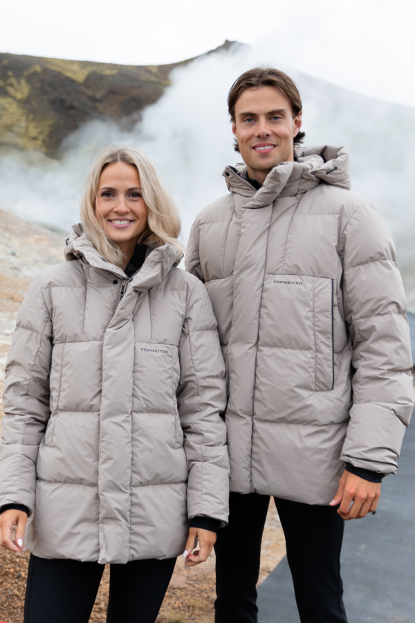 topreiter_unisex_parka_strengur_beige_couple_1920x1920
