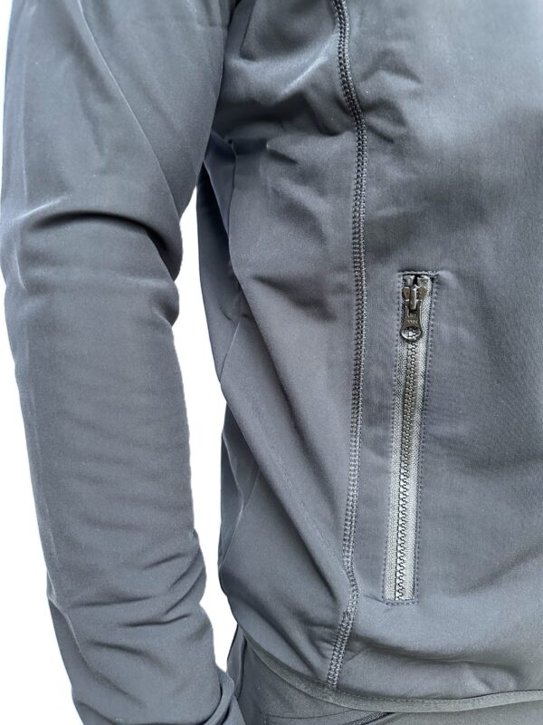 Lucas-Hvid-baggrund-4-scaled