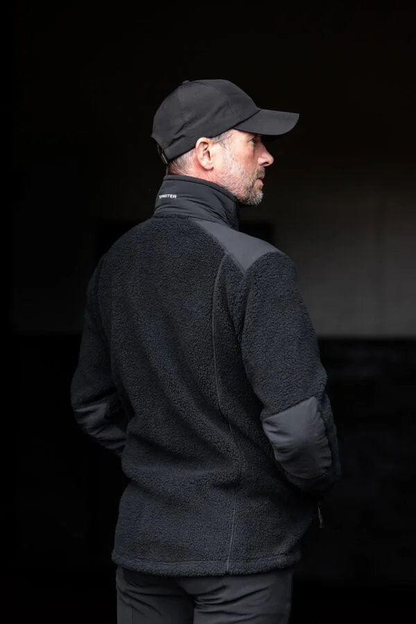 topreiter-equestrianwear-men-fleece-jacket-kjolur-black-back_1365x2048