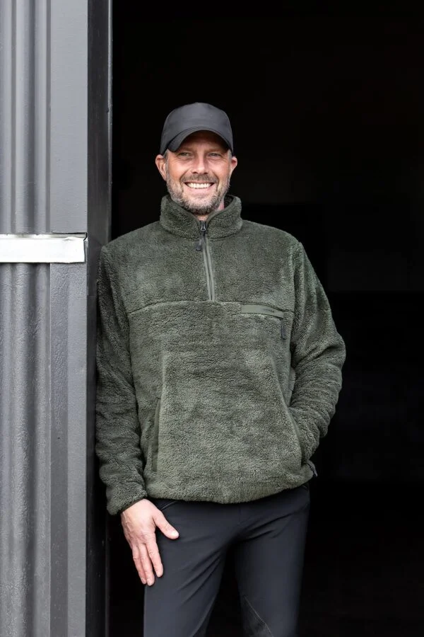 topreiter-equestrianwear-unisex-fleece-sweater-byr-dark-olive-men-front_1365x2048
