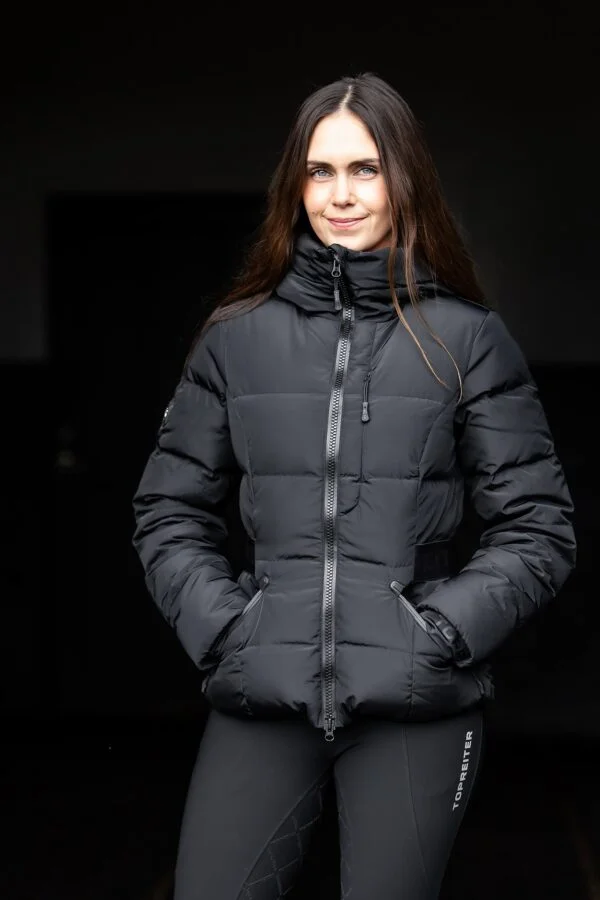 topreiter-equestrianwear-women-puffer-jacket-moa-black-front_1365x2048