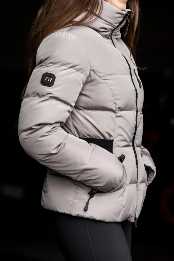 topreiter-equestrianwear-women-puffer-jacket-moa-sand-side_1365x2048