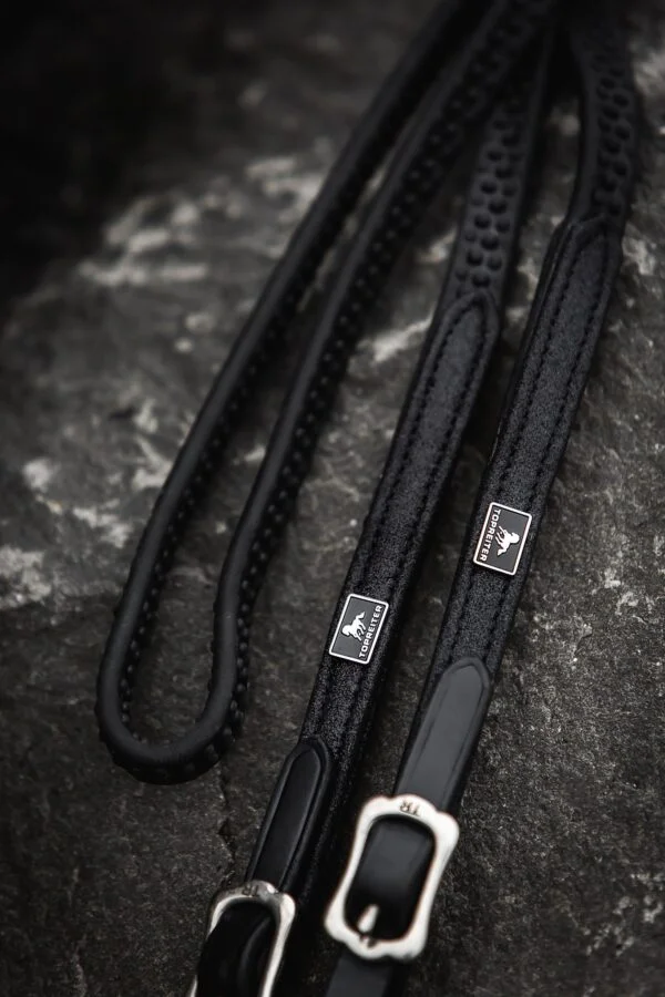 topreiter-glitrandi-glitter-rubber-reins-black-without-snaps-detail_1365x2048